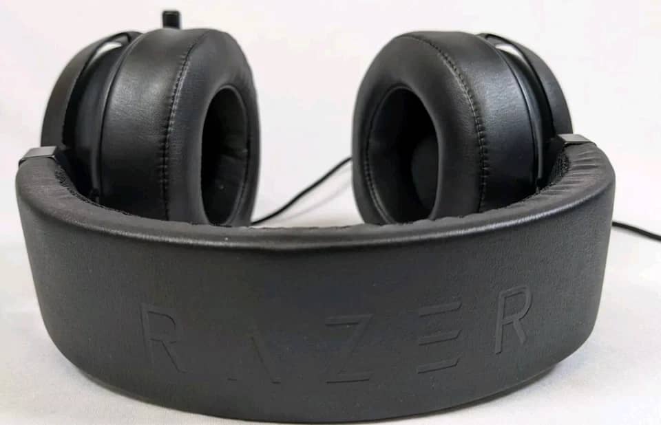 Razer Kraken Pro V2 Headphones & Earbuds Used - Good Black