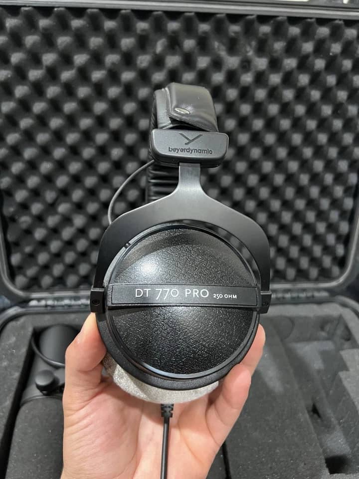 Beyerdynamic beyerdynamic DT 700 PRO X Headphones & Earbuds New Black