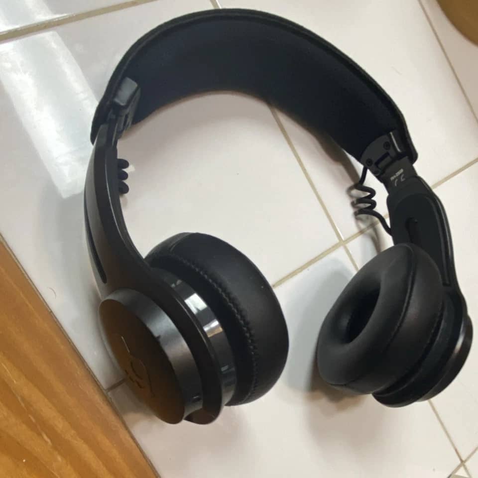Skullcandy Hesh Wireless Headphones & Earbuds New Black