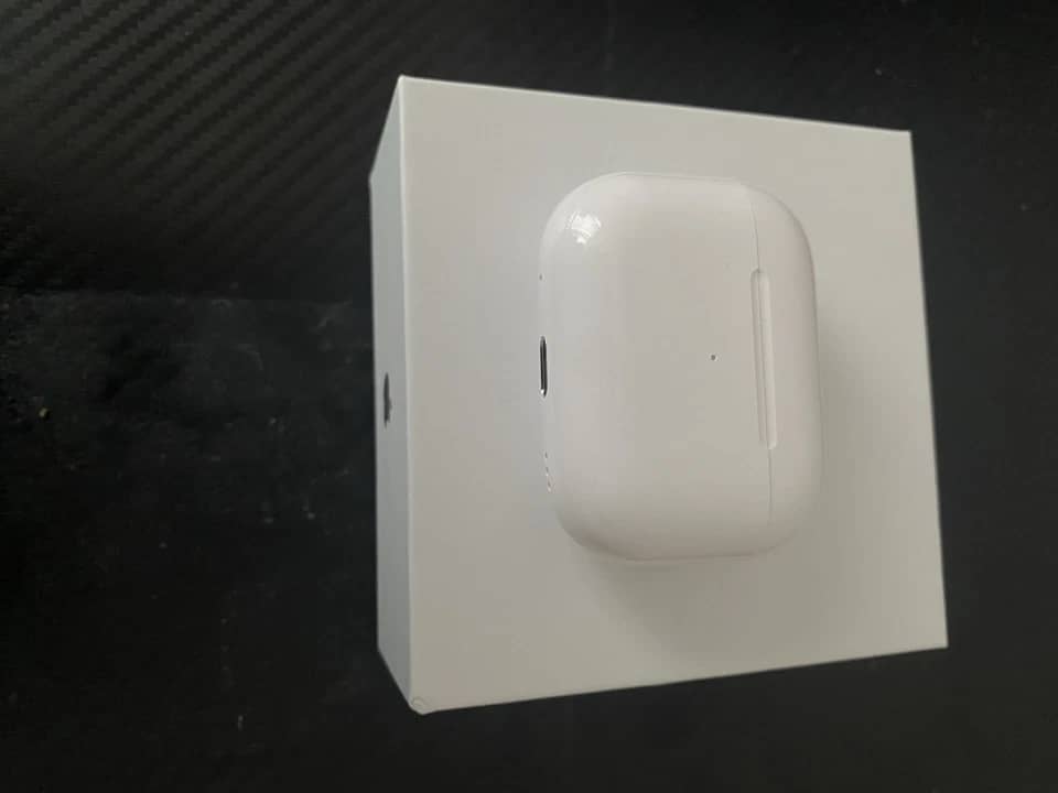 Apple AirPods Pro 1 Headphones & Earbuds New White