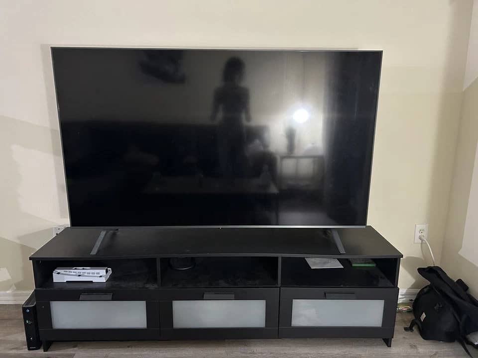 LG UQ7590PUB TVs New Gray