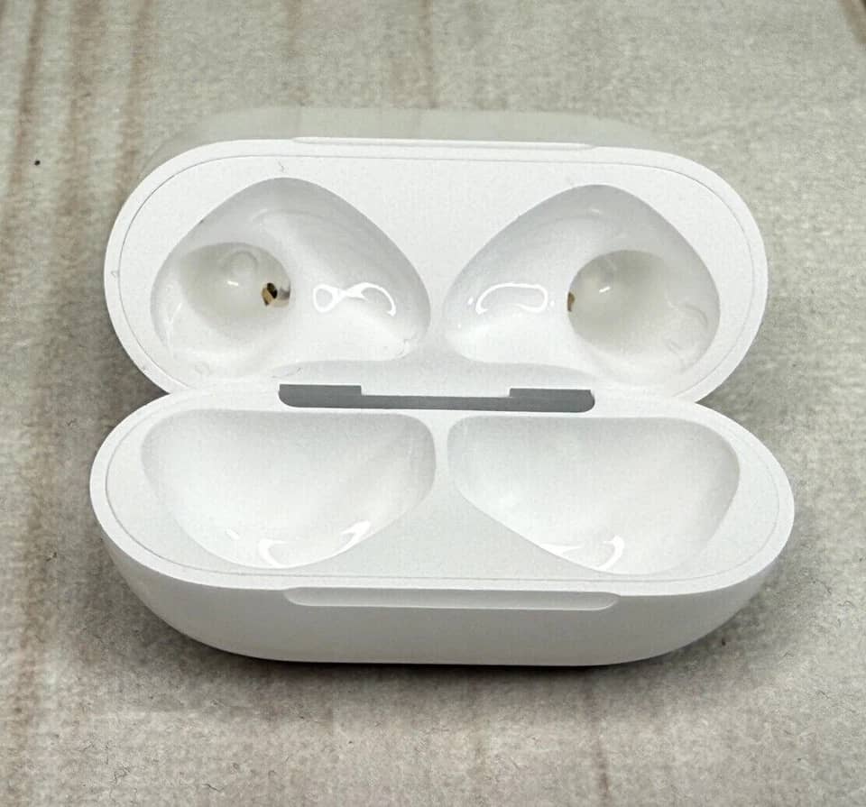 Apple AirPods 4 Headphones & Earbuds New White