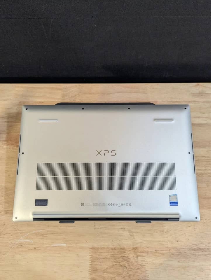 Dell XPS 17 9700 Computers Used - Good Unspecified 16GB