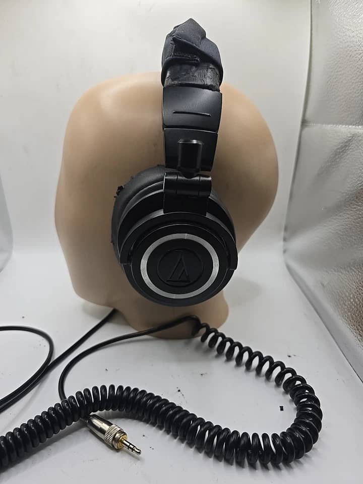 Audio-Technica ATH-M50 Headphones & Earbuds New Black