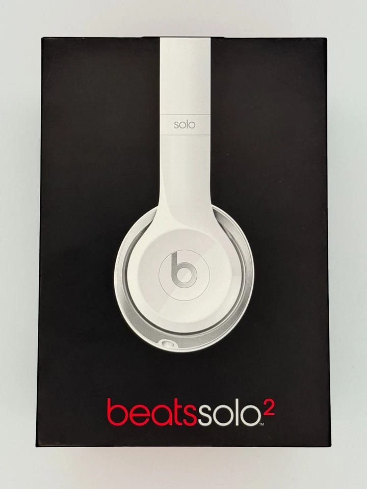 Beats Solo 2 Wireless Headphones & Earbuds New White