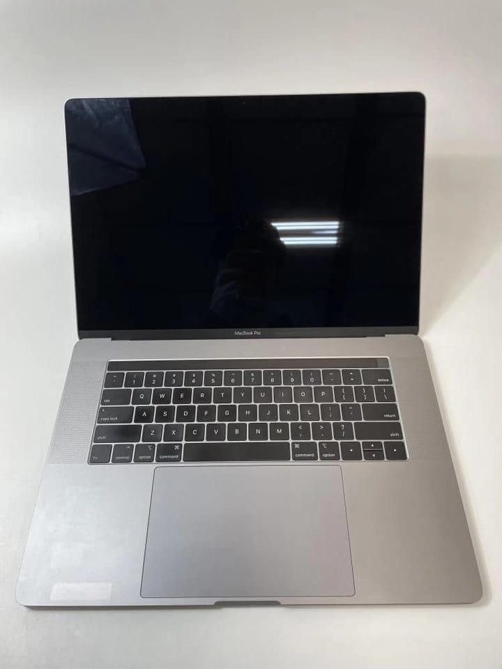 Apple MacBook Pro (2018) Computers Refurbished - Excellent 256GB 8GB