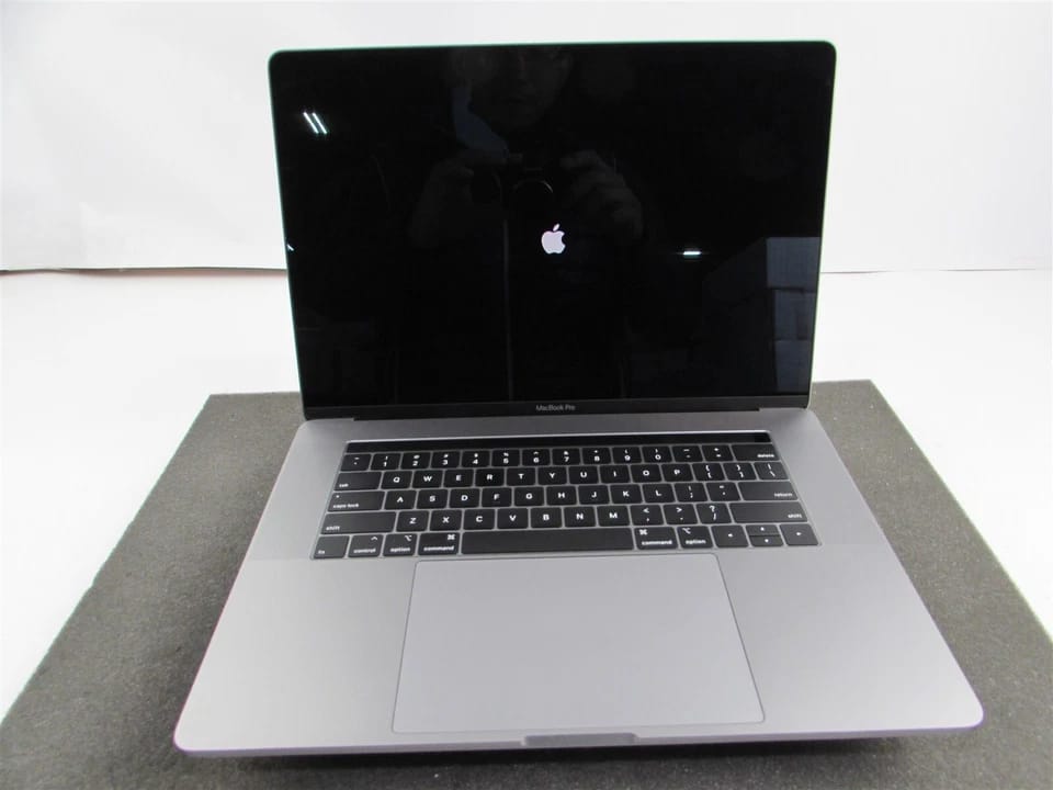 Apple MacBook Pro (2019) Computers Refurbished - Excellent 512GB 16GB