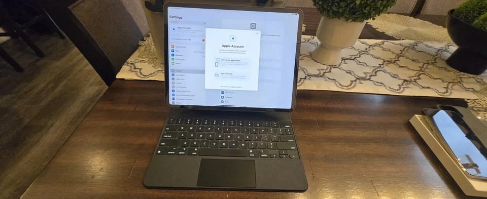 Apple iPad Pro 4 Tablets Black 1TB New