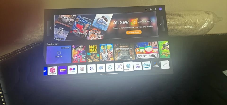 LG UQ7590PUB TVs New Gray