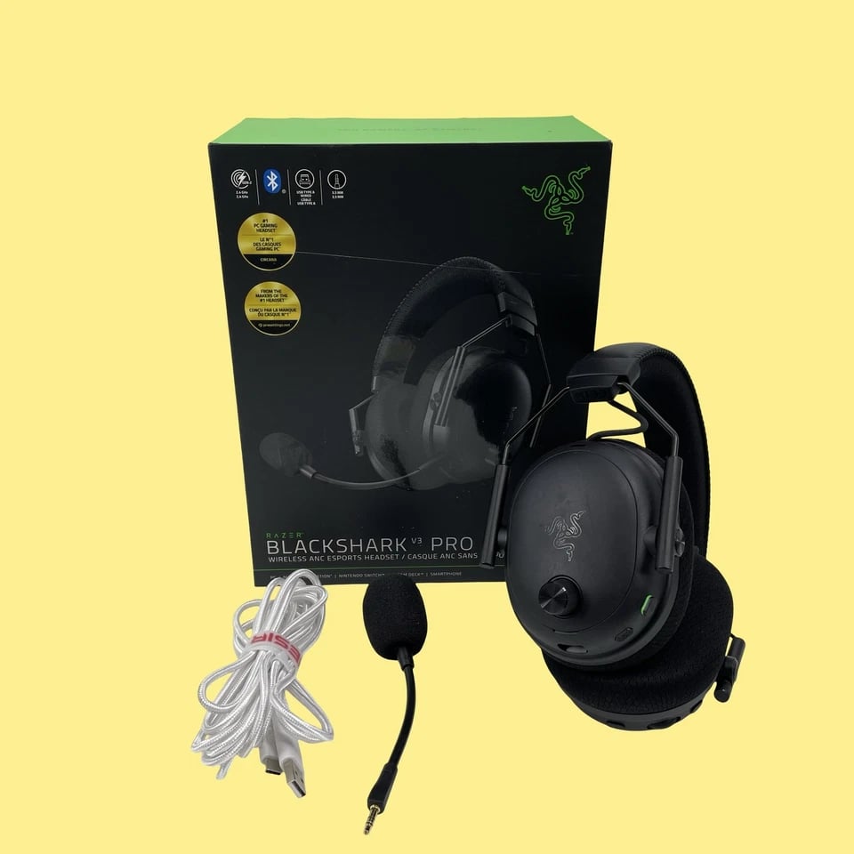 Razer BlackShark V3 Pro Headphones & Earbuds