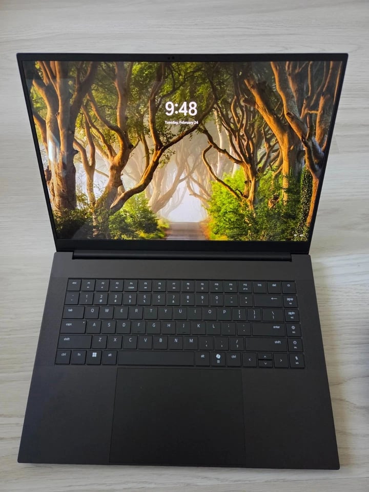 Razer Blade 16 Computers
