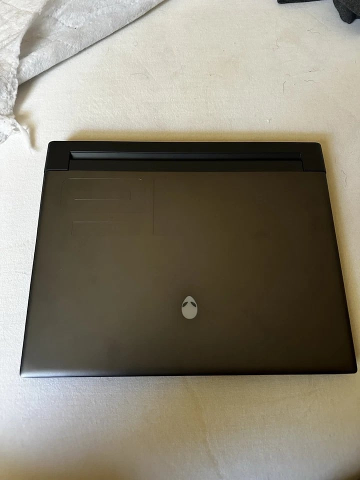 Dell Alienware m16 R2 Computers
