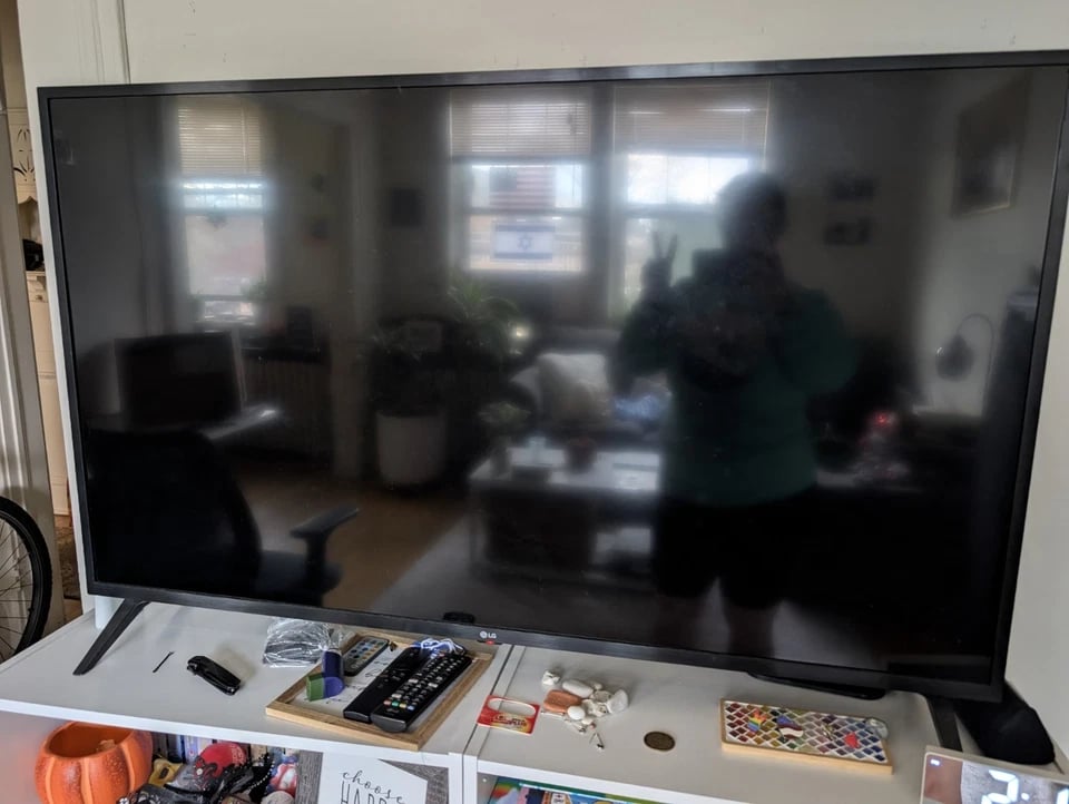 LG 50UQ70006LB TVs