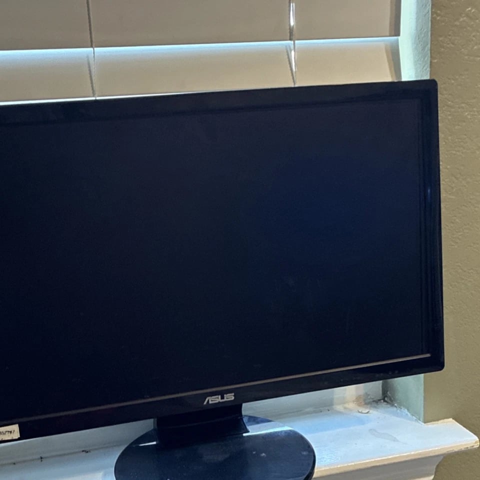 ASUS VG28UQL1A Monitors