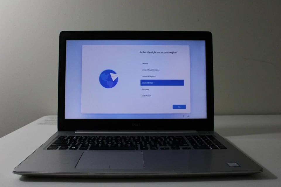 Dell Inspiron 15 5570 Computers