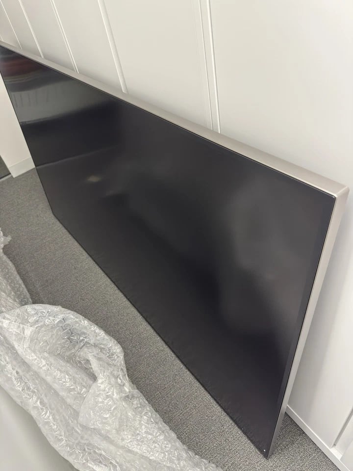 Samsung QM85N Monitors